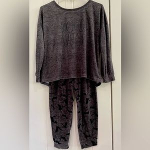 Rae Dunn ‘Good Witch’ leisure set